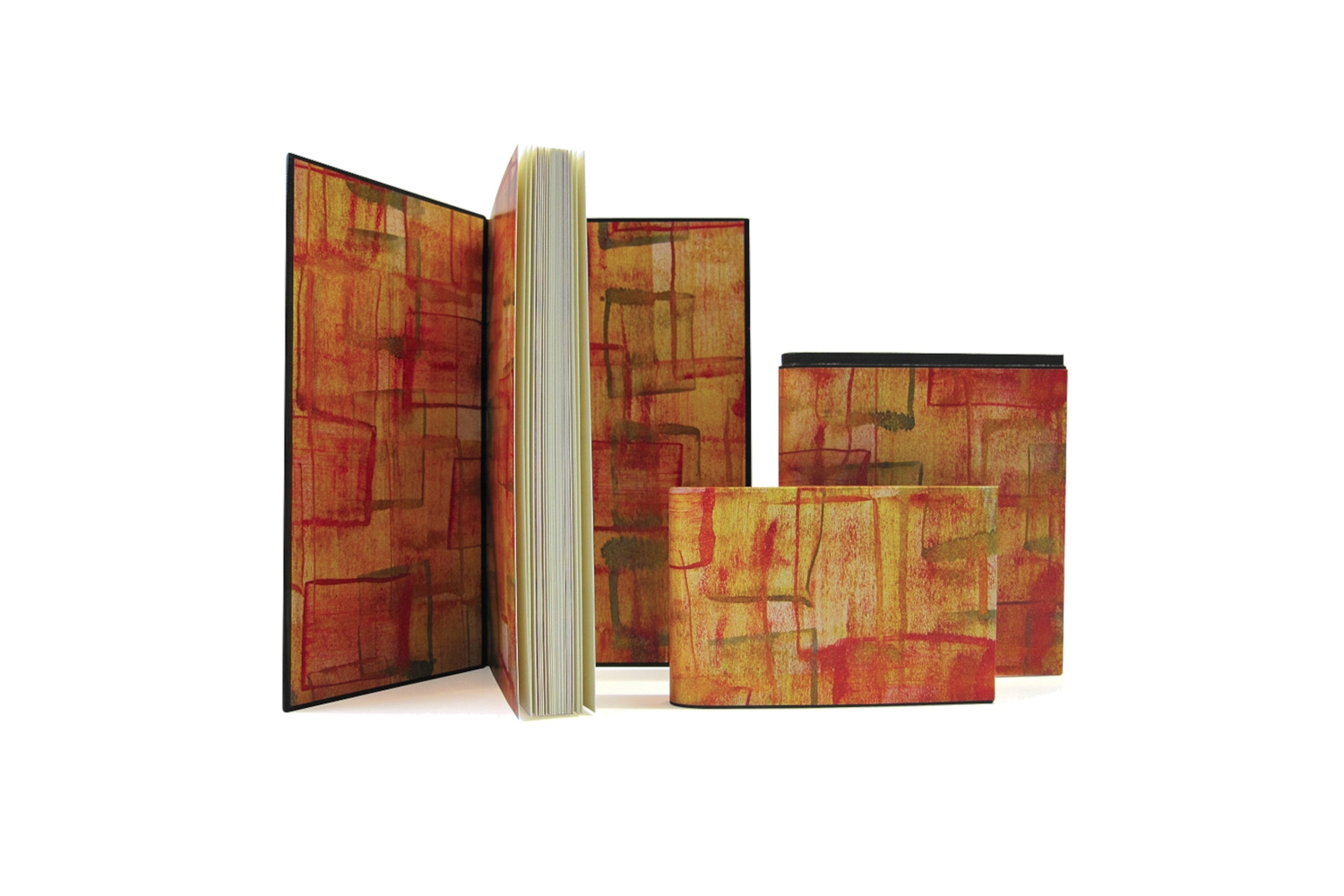<p>Franzband aus schwarzem Oasenziegenleder, rote Titel-Prägung, farbig gestaltete Vorsätze und Spiegel von GISELA RESCHKE, 2005, 3-seitiger Naturschnitt, handumstochenes, mehrfarbiges Kapital aus japanischer Seide, Schuber mit schwarzer Lederschiene und gespachteltem Buntpapier (GISELA RESCHKE, 2005) bezogen. Format: 12,5 cm x 21,4 cm; 2010, Privatbesitz</p>